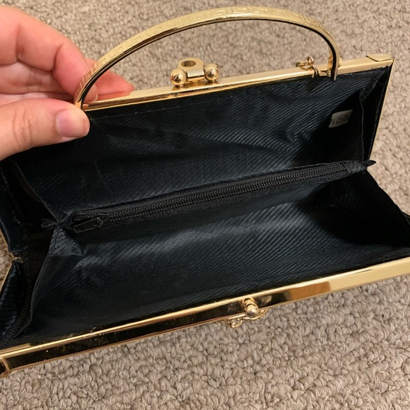 Brand new women’s fancy Golden Metal part clutch - Picture 6 of 7